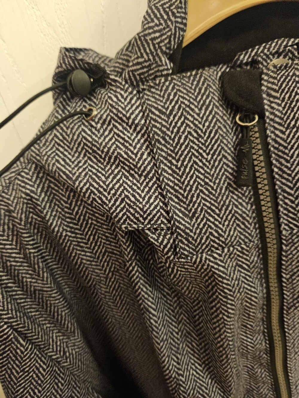 Herringbone Hooded Jacket in Black & White